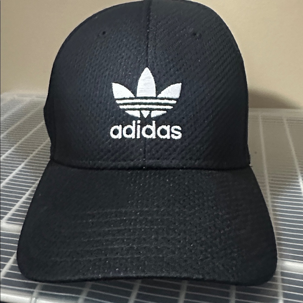 Adidas Black and White Logo Cap L/XL